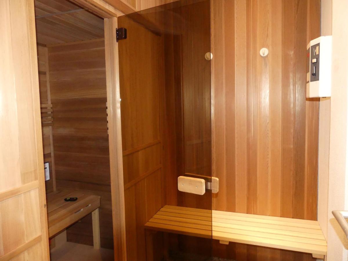 Strandnahe Mit Schwimmbad Im Haus, A Cappella 03, Aparthotel Binz